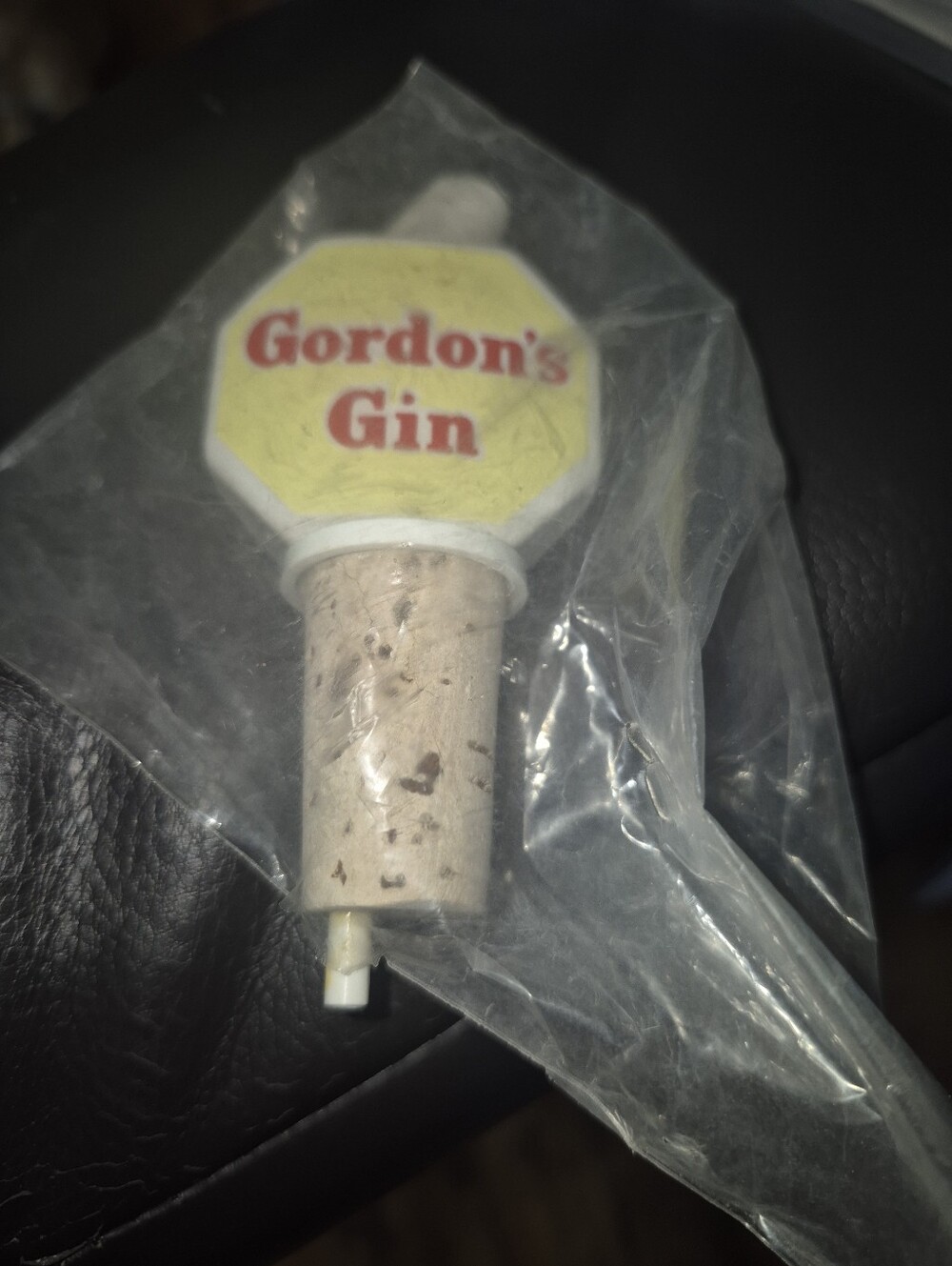VARIOUS BOTTLE STOPPER POURERS